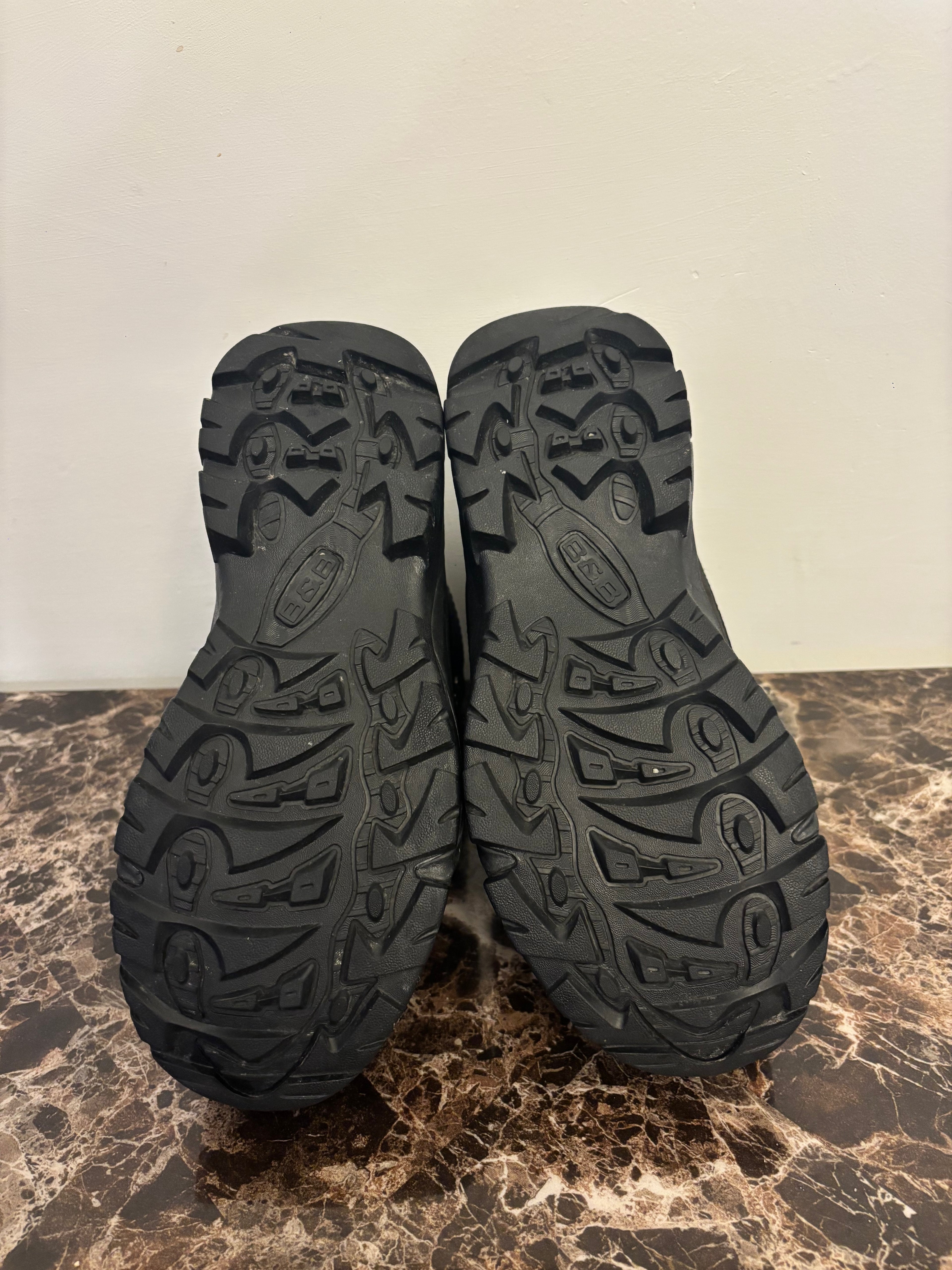 Mens winter foot wear