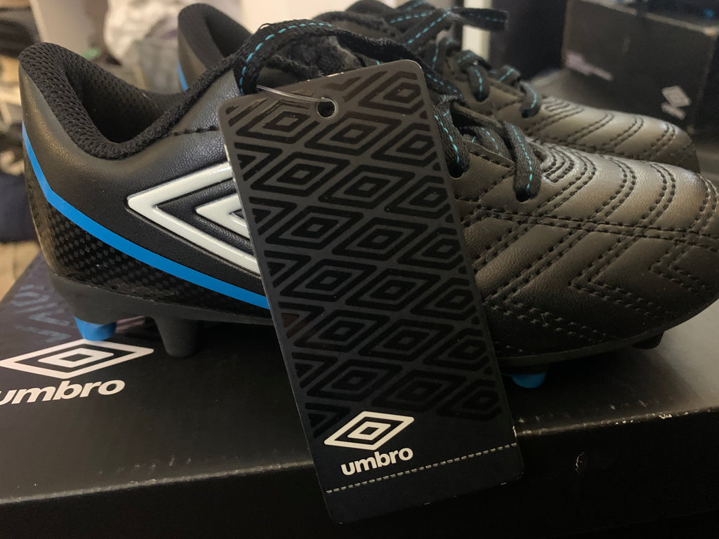 Sports shoes umbro